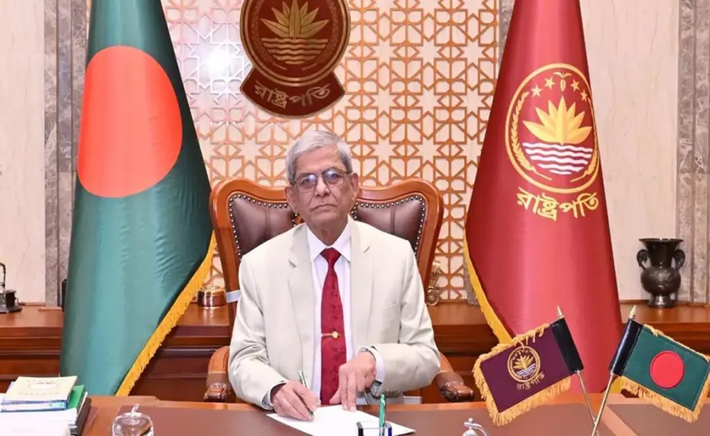 ঠাকুরগাঁওয়ে পৌঁছেছেন রাষ্ট্রপতি মির্জা ফখরুল