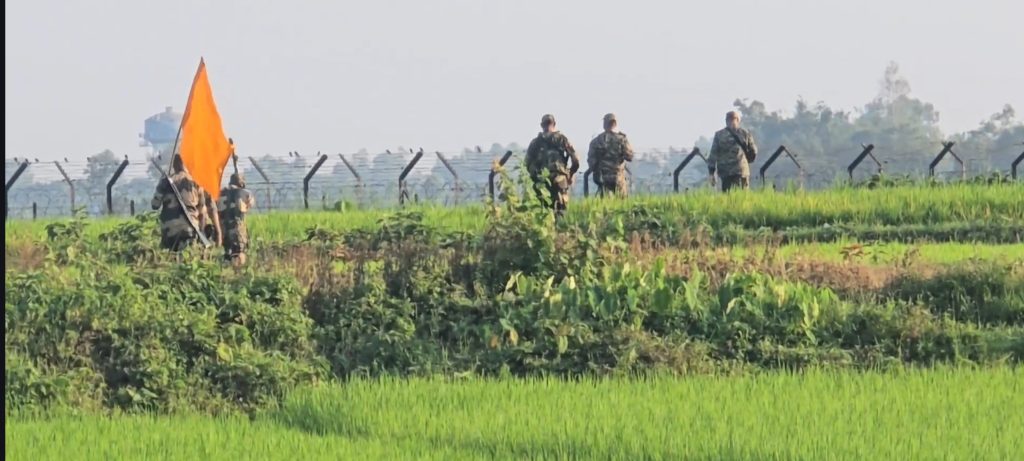 ঠাকুরগাঁওয়ের পীরগঞ্জে বিএসএফের গুলিতে নিহত ব্যক্তির লাশ পতাকা বৈঠকের মাধ্যমে হস্তান্তর